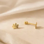 پیرسینگ گوش با طرح پنجه